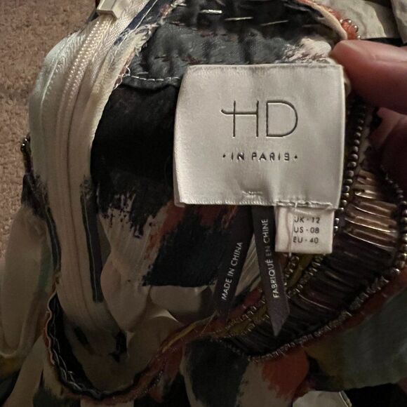 HD in Paris dress 8 - Picture 8 of 8